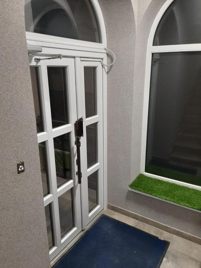 New !!! Modern Lux Apartment In The City Center With A Terrace Mukacheve Exterior photo
